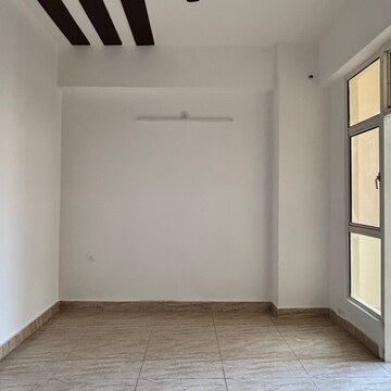 Room in 2 BHK Apartment at Divyansh Flora, Sector 16c Greater Noida – for Sale