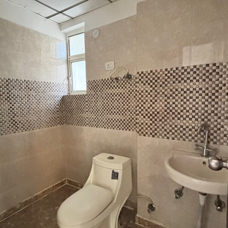 Bathroom, divyansh-flora 2 Bedroom 1055 Sq.Ft. Apartment In Sector 16c Greater Noida Greater Noida 9562357