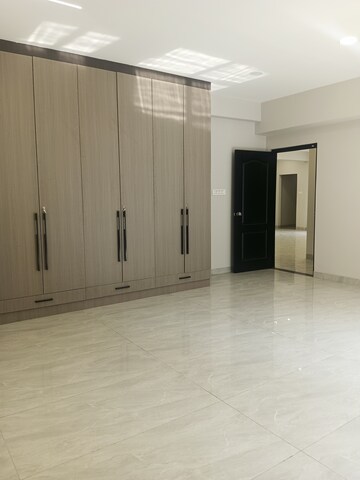 Room in 3 BHK Apartment at Himayath Nagar – for Sale