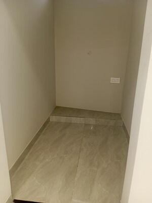 Room in 3 BHK Apartment at Himayath Nagar – for Sale