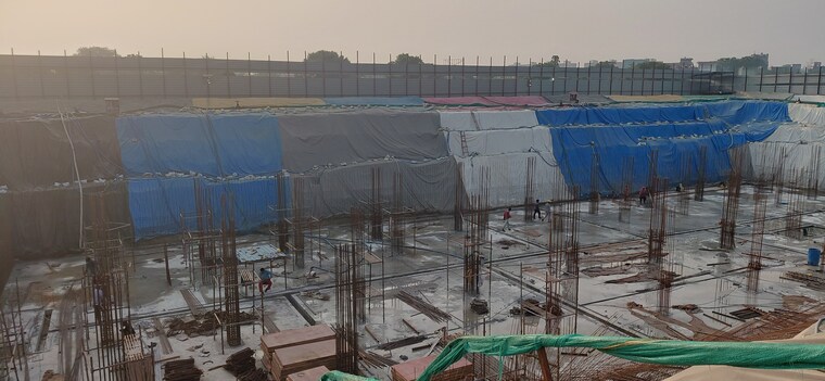 Swimming Pool, uniwest-hub Commercial Shop 478 Sq.Ft. In Sector 22d Yamuna Expressway Greater Noida 9562314