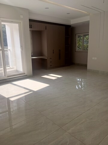 Room in 3 BHK Apartment at Himayath Nagar – for Sale