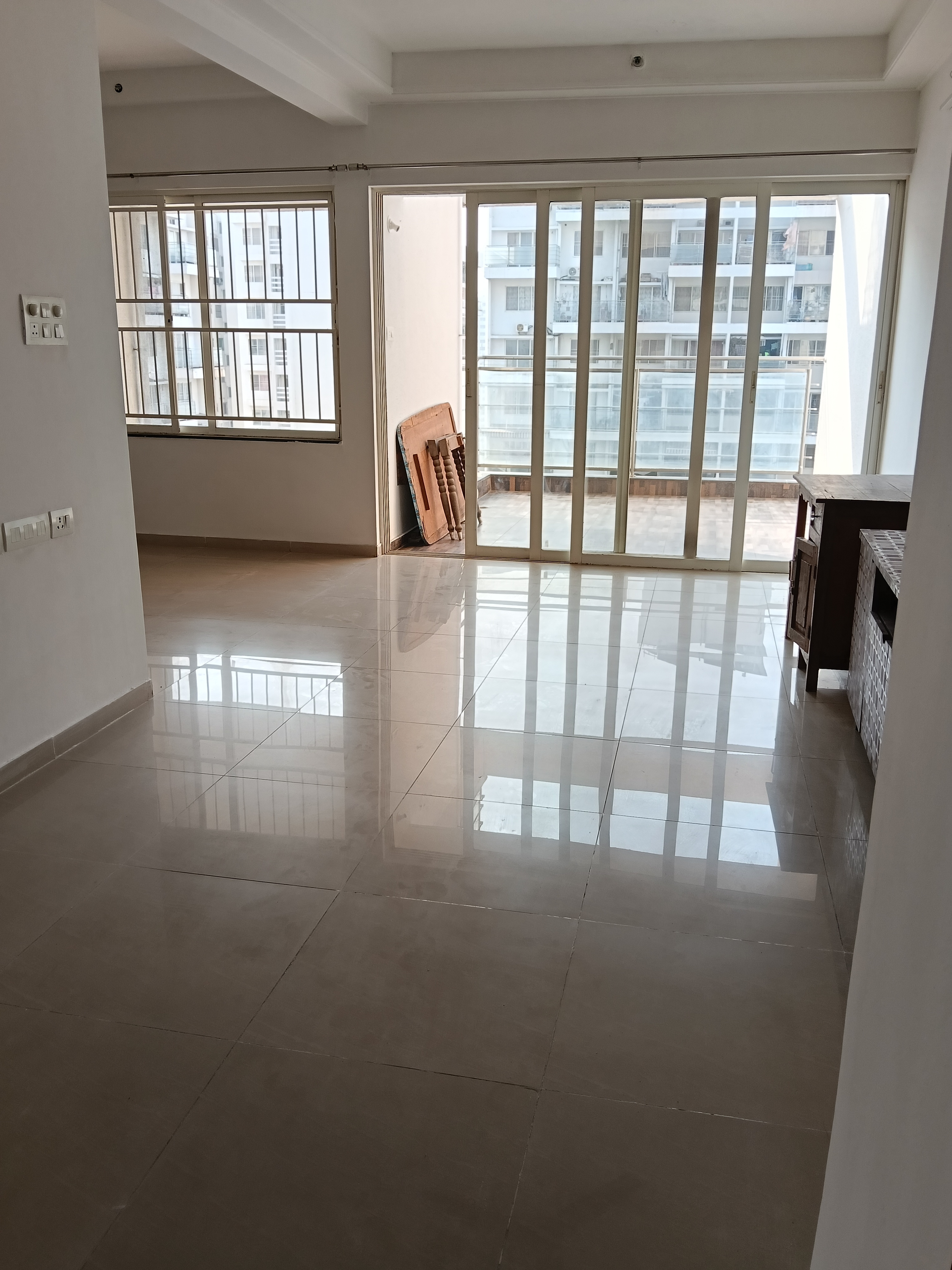 3 BHK + Extra Room Apartment For Rent in Kolte Patil Life Republic