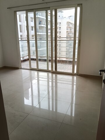 Room in 3 BHK Apartment at Kolte Patil Life Republic, Hinjewadi – for Rent