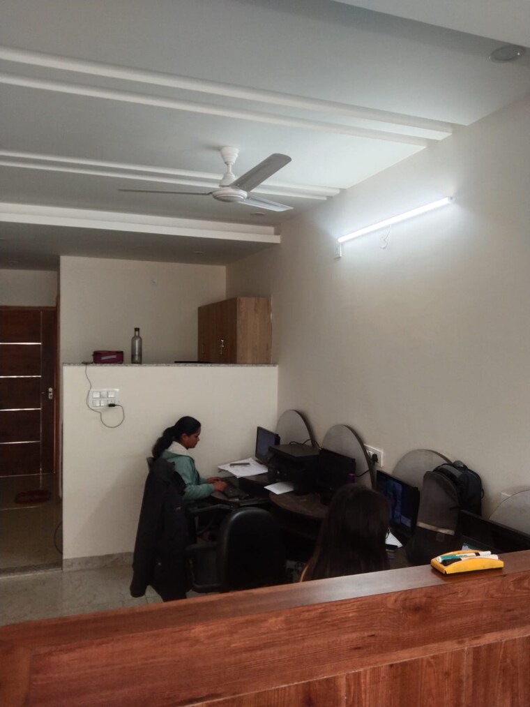 Living Room, danda lakhond Commercial Shop 550 Sq.Ft. In Danda Lakhond Dehradun 9562332