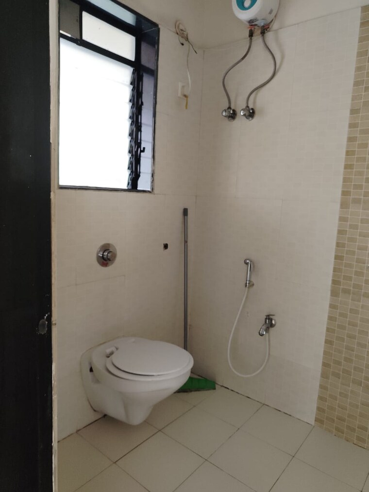Bathroom, anant-chs-kharghar 3 Bedroom 1550 Sq.Ft. Apartment In Kharghar Navi Mumbai 9562351