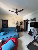 1 BHK + Extra Room 300 Sq.Ft. Apartment in Dadar West