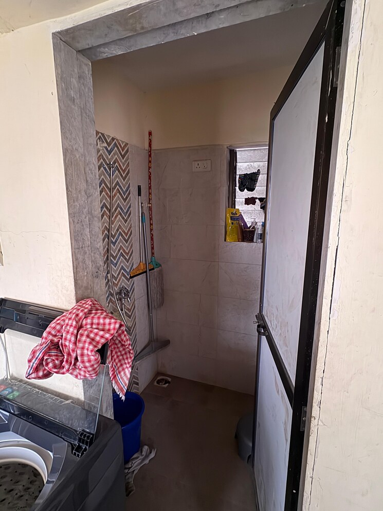 Bedroom, dadar west 1 Bedroom 300 Sq.Ft. Apartment In Dadar West Mumbai 9562401