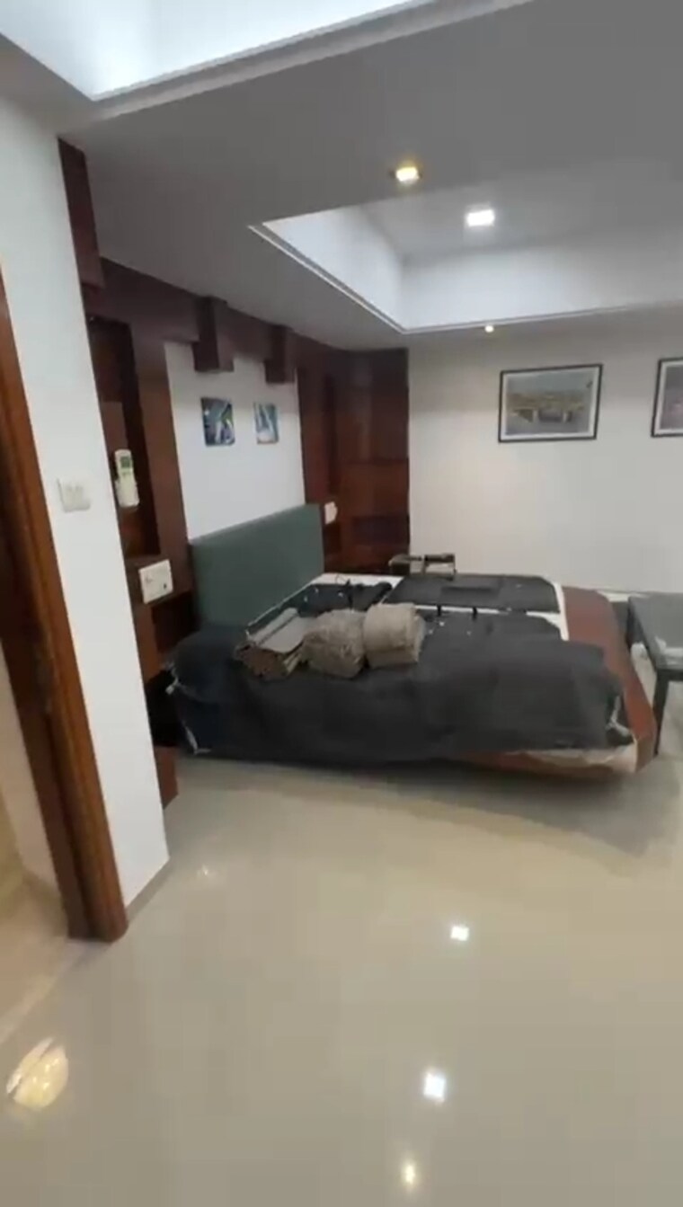 Bedroom, vile parle west 4 Bedroom 2400 Sq.Ft. Apartment In Vile Parle West Mumbai 9562480