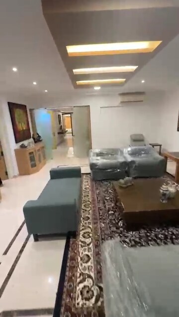 Living Room in 4 BHK Apartment at Vile Parle West – for Rent