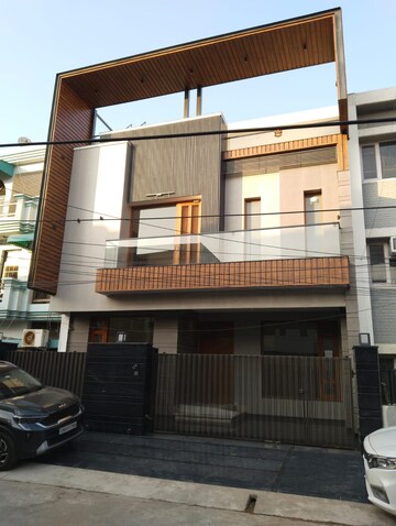 4 BHK Independent House For Sale in Sector 10