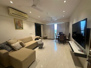 Team Area in 2 BHK Apartment at Supreme 19, Lokhandwala Complex – for Sale