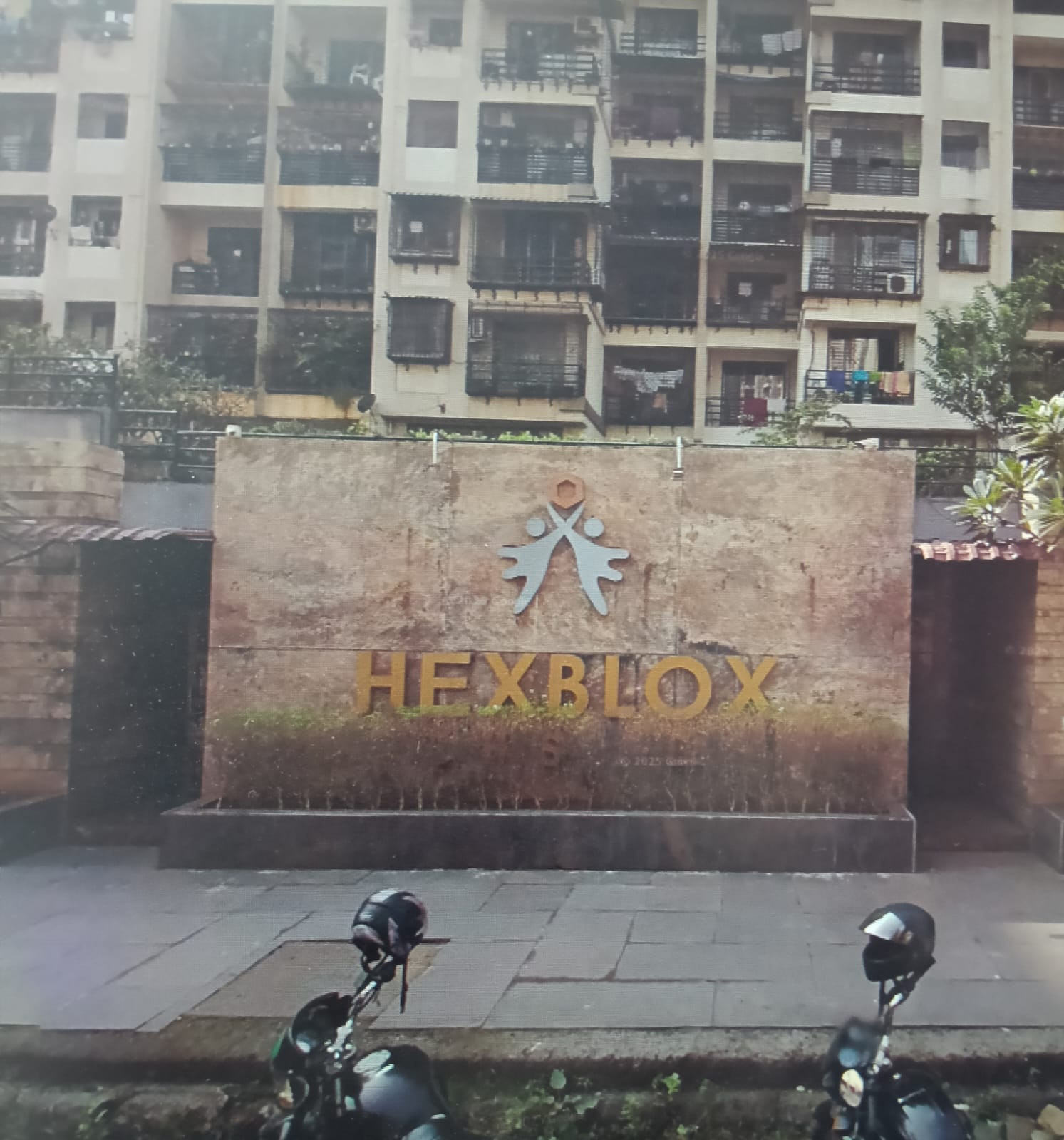 2 BHK + Extra Room Apartment For Sale in Armstrong Hex Blox