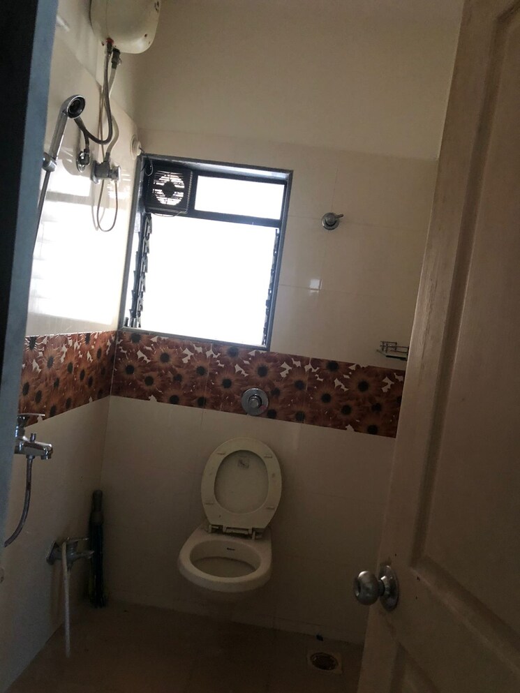 Bathroom, sawan-highness 2.5 Bedroom 1400 Sq.Ft. Apartment In Kharghar Navi Mumbai 9562441