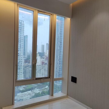 Room in 4 BHK Apartment at Lodha World One, Worli – for Sale