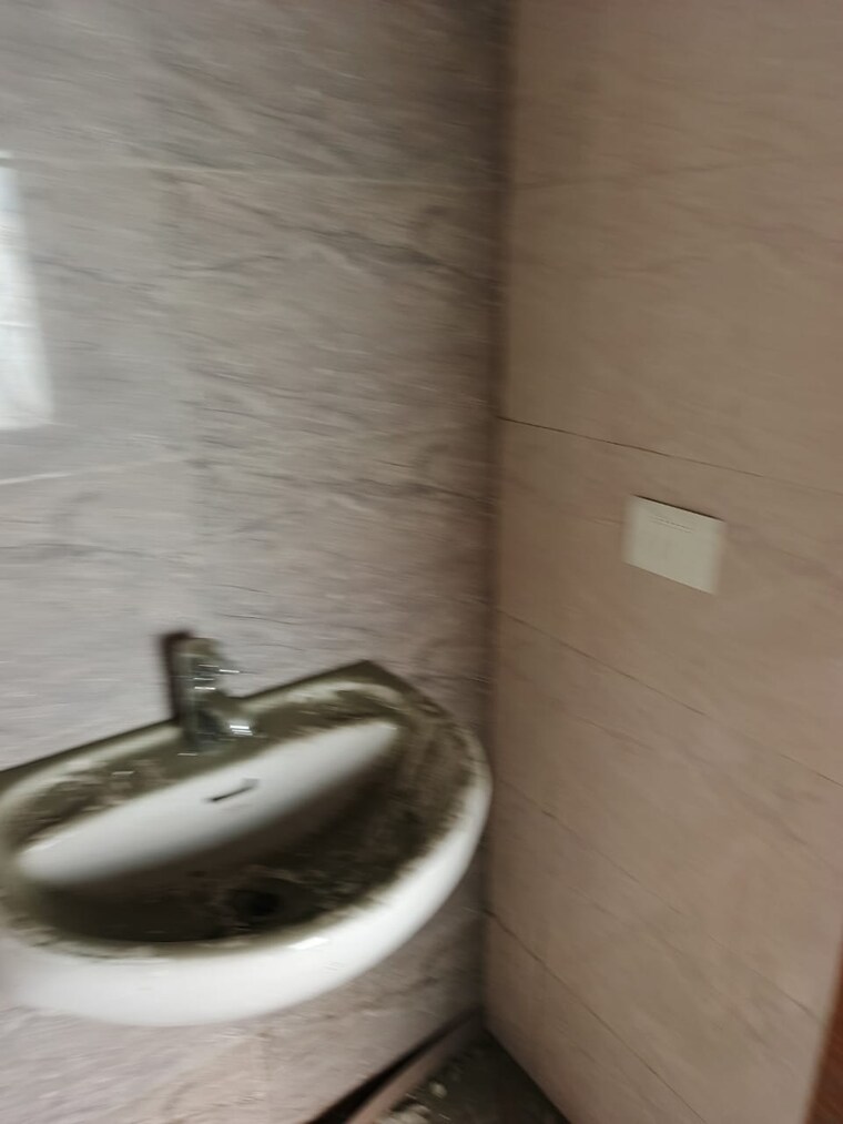 Bathroom, amrapali-golf-homes 3 Bedroom 1595 Sq.Ft. Apartment In Sector 4 Greater Noida Greater Noida 9562494