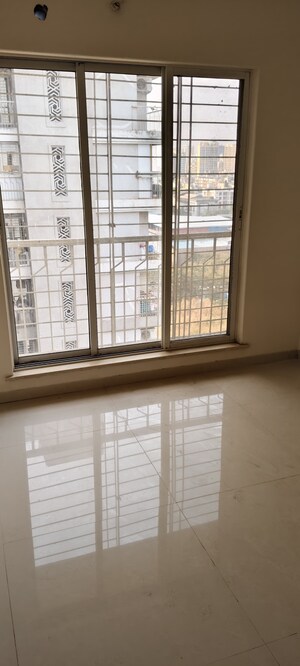 Room in 2 BHK Apartment at Strawberry The Address, Mira Road East – for Sale