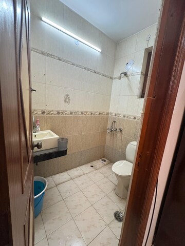 Bathroom in 2 BHK Builder Floor at Sector 23 – for Rent