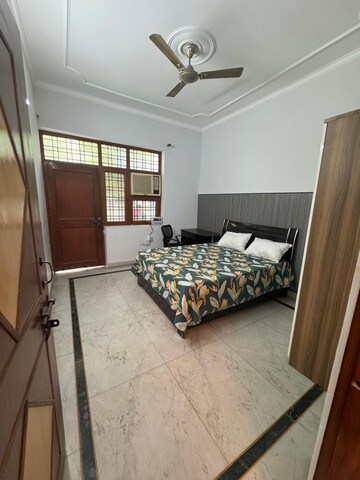 Bedroom in 2 BHK Builder Floor at Sector 23 – for Rent