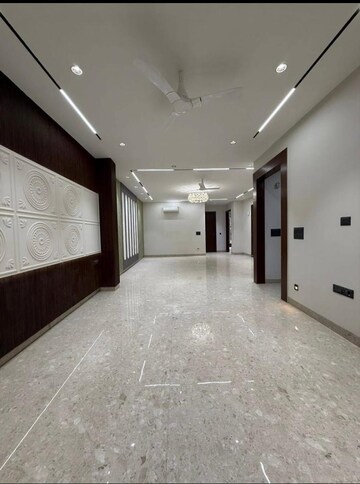 Room in 3 BHK Builder Floor at Ansal Florence Villa, Sector 57 – for Sale