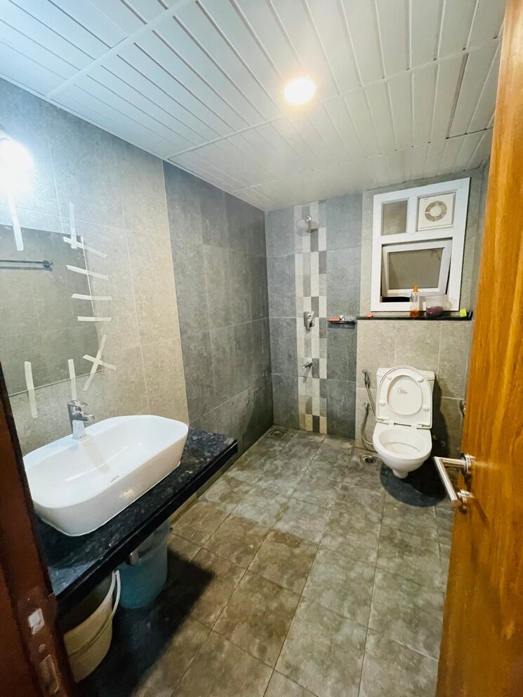 Bathroom, prestige-tranquil 3 Bedroom 1769 Sq.Ft. Apartment In Kokapet Hyderabad 9562581