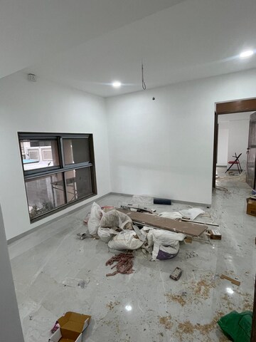 Room in 2 BHK Apartment at Oxy Beaumonde, Viman Nagar – for Rent