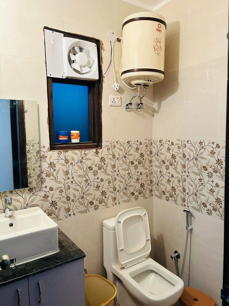 Bathroom, saket 1 Bedroom 500 Sq.Ft. Builder Floor In Saket Delhi 9562628