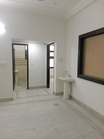 Room in 2 BHK Builder Floor at Sector 13 – for Rent