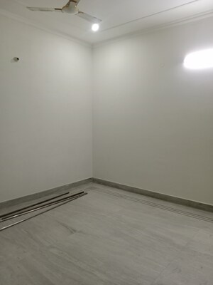 Room in 2 BHK Builder Floor at Sector 13 – for Rent