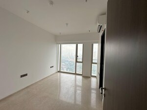 Room in 3 BHK Apartment at Lodha Parkside, Worli – for Sale