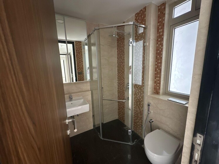 Bathroom, lodha-parkside 3 Bedroom 1092 Sq.Ft. Apartment In Worli Mumbai 9562655