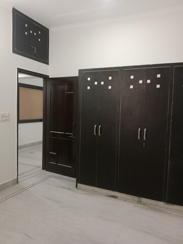 Room in 2 BHK Builder Floor at Sector 13 – for Rent