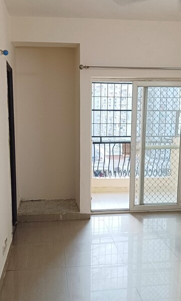 Room in 3 BHK Apartment at Amrapali Zodiac, Sector 120 – for Rent