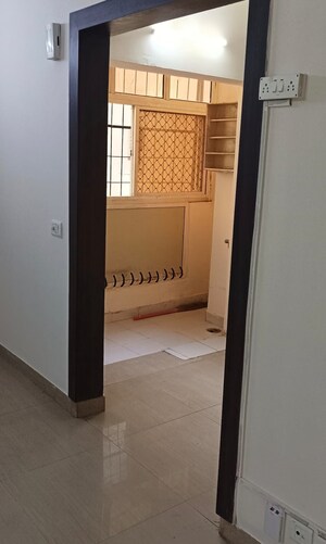 Room in 3 BHK Apartment at Amrapali Zodiac, Sector 120 – for Rent