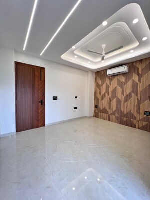 Room in 4 BHK Builder Floor at Ansal API Esencia, Sector 67 – for Sale