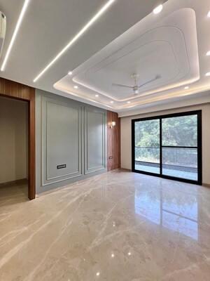 Room in 4 BHK Builder Floor at Ansal API Esencia, Sector 67 – for Sale