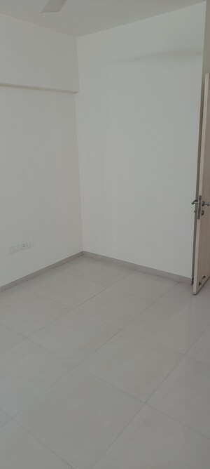 Room in 2 BHK Apartment at Kool Homes Solitaire, Kondhwa – for Sale