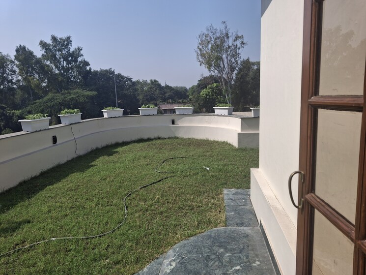 Balcony, sunder nagar 2 Bedroom 2000 Sq.Ft. Apartment In Sunder Nagar Delhi 9562720