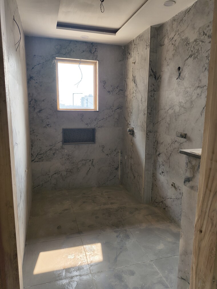 Bathroom, sector 85 3 Bedroom 2200 Sq.Ft. Builder Floor In Sector 85 Faridabad 9562809