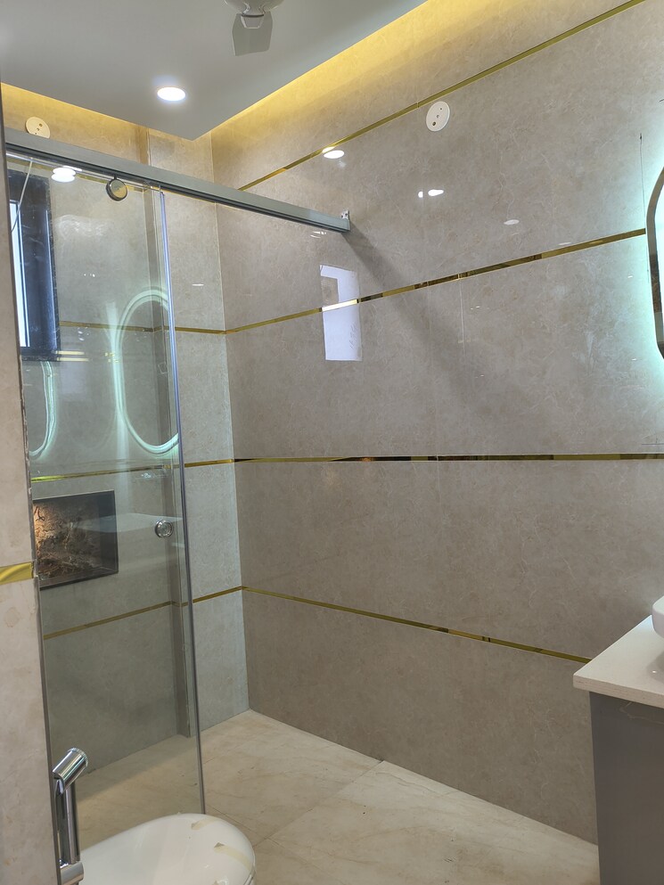 Attached Bathroom, sector 85 3 Bedroom 2200 Sq.Ft. Builder Floor In Sector 85 Faridabad 9562809