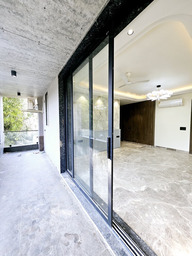 Balcony, sushant lok i 4 Bedroom 4500 Sq.Ft. Builder Floor In Sushant Lok I Gurgaon 9562784