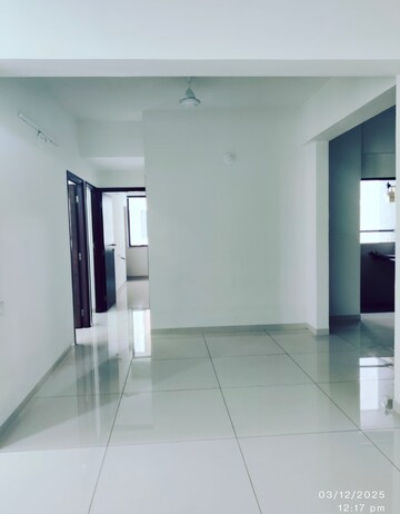 Room in 2 BHK Apartment at Vishwanath Maher Homes 5, Shela – for Rent