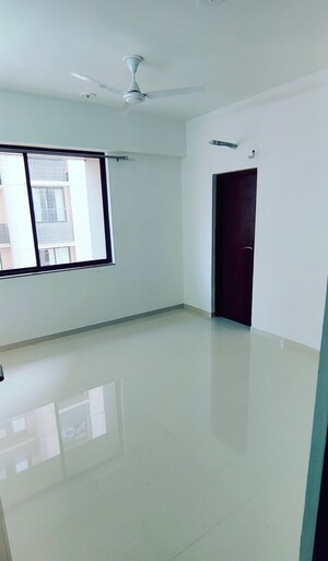 Room in 2 BHK Apartment at Vishwanath Maher Homes 5, Shela – for Rent