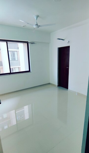 Room in 2 BHK Apartment at Vishwanath Maher Homes 5, Shela – for Rent