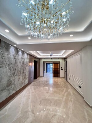 Building Lobby in 4 BHK Builder Floor at Ansal API Esencia, Sector 67 – for Sale