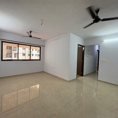 2.5 BHK Apartment For Sale in Lodha Lakeshore Greens