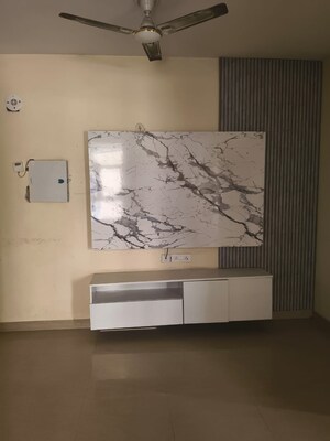 Room in 2 BHK Apartment at Shree Vardhman Mantra, Sector 67 – for Rent