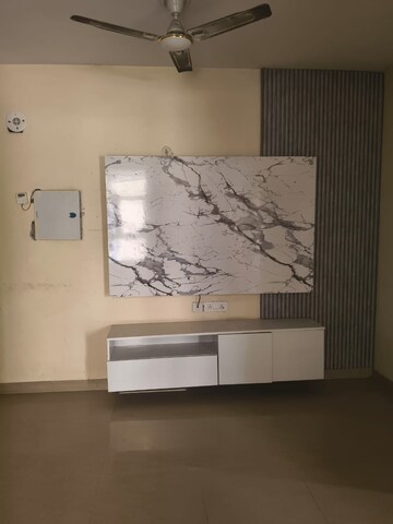 Room in 2 BHK Apartment at Shree Vardhman Mantra, Sector 67 – for Rent