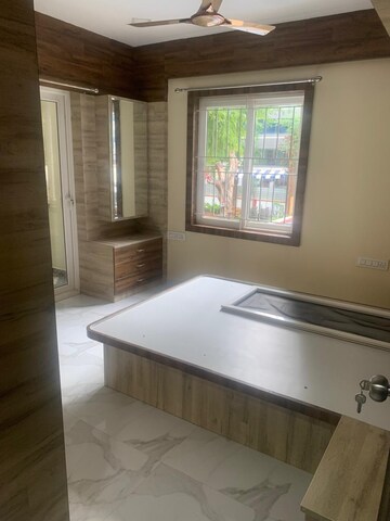 Bedroom in 2.5 BHK Apartment at SNS Premnivas, Infantry Road – for Rent