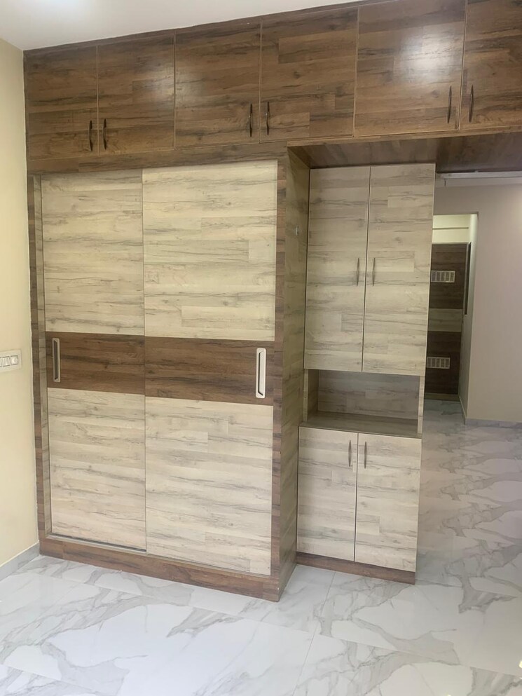 Room, sns-premnivas 2.5 Bedroom 1500 Sq.Ft. Apartment In Infantry Road Bangalore 9563046